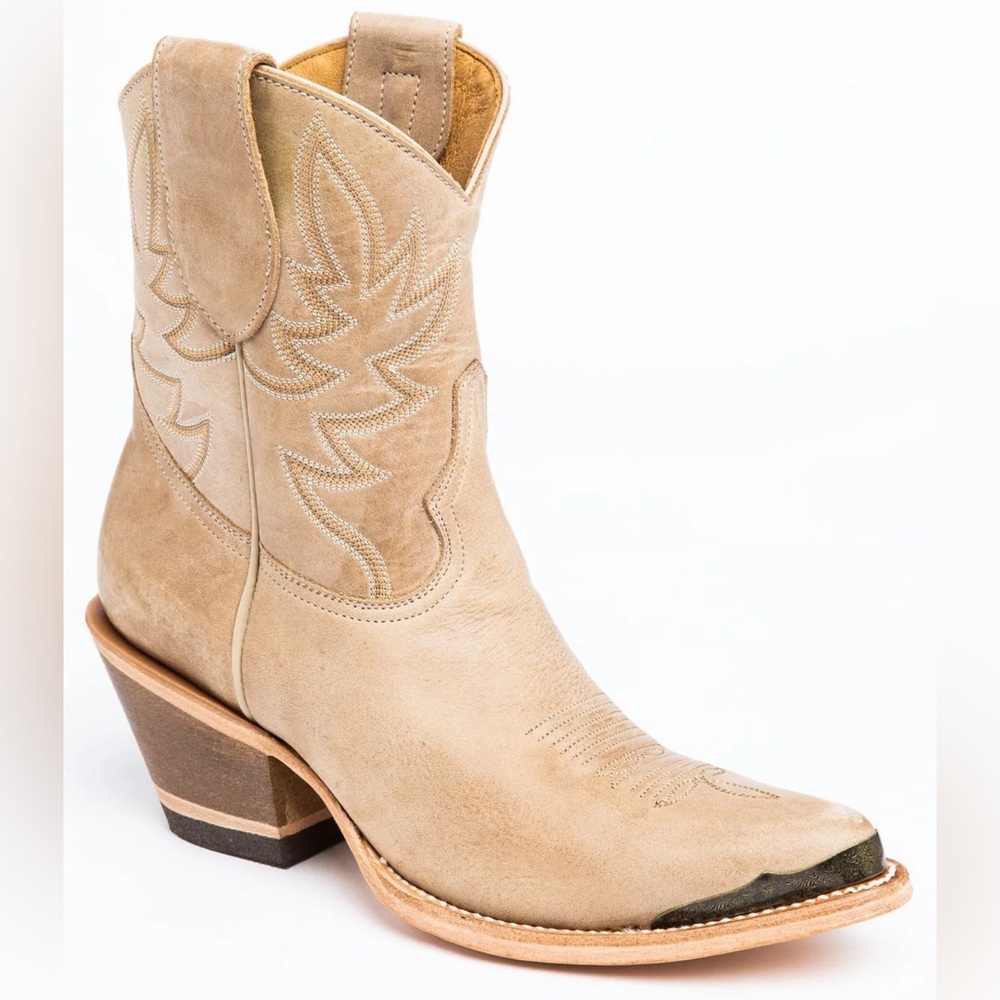 IDYLLWIND WHEELS NATURAL WESTERN BOOTIES - ROUND TOE-NWT
